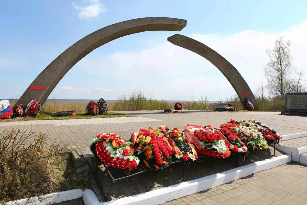 памятник блокаде ленинграда в санкт петербурге разорванное кольцо