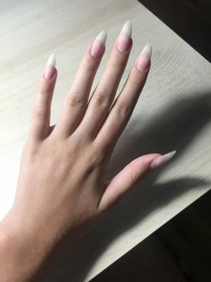 Раскраска рука с ногтями длинными #1 #480080