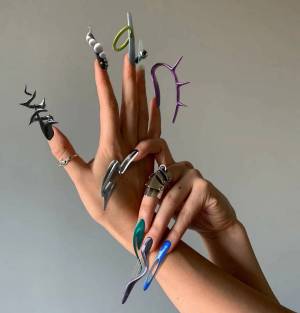 Раскраска рука с ногтями длинными #11 #480090