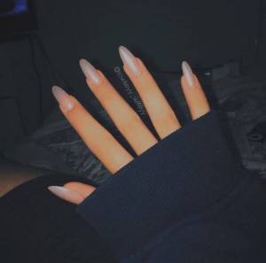 Раскраска рука с ногтями длинными #18 #480097