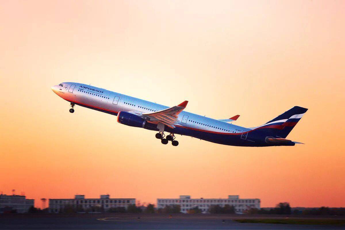 Aeroflot flights. Airbus a330 "Аэрофлота" Коломбо. Споттинг Хабаровск а330-300. Взлет а330. Airbus a330 стюардесса Аэрофлот.