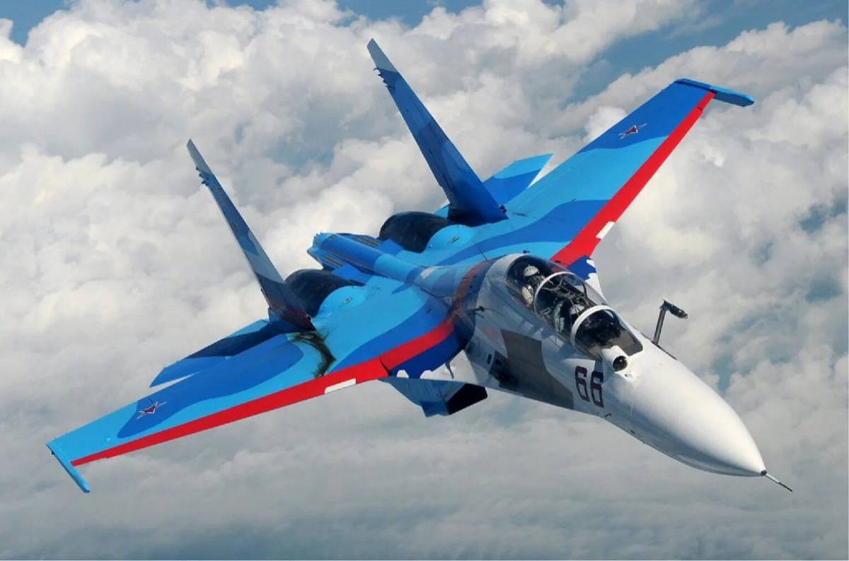 Российские боевые самолеты. Истребитель Су-30см2. Самолёт истребитель Су 34. Самолет-истребитель Су-30. Истребитель Су-35.