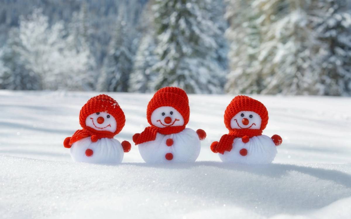 Снеговики в шапочках и шарфиках #20