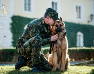 Раскраска солдат с собакой #2 #504992
