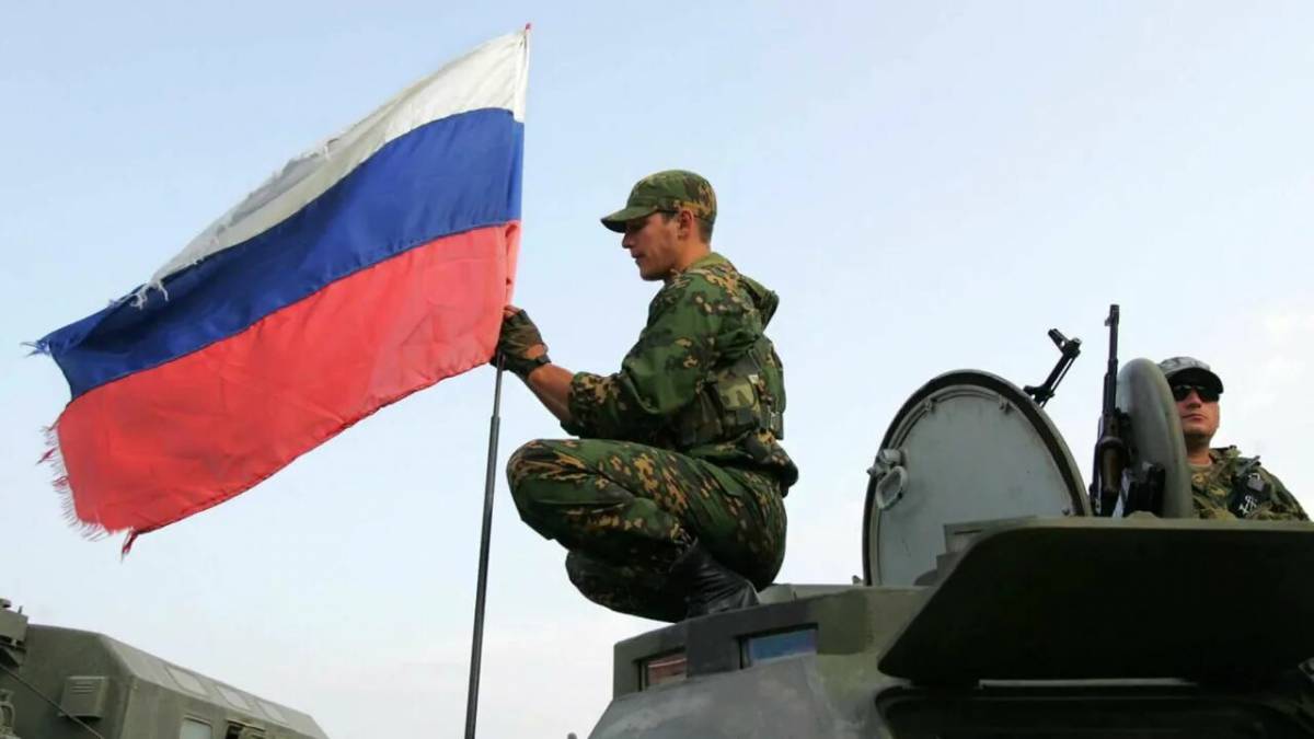 Солдат россии с флагом #14