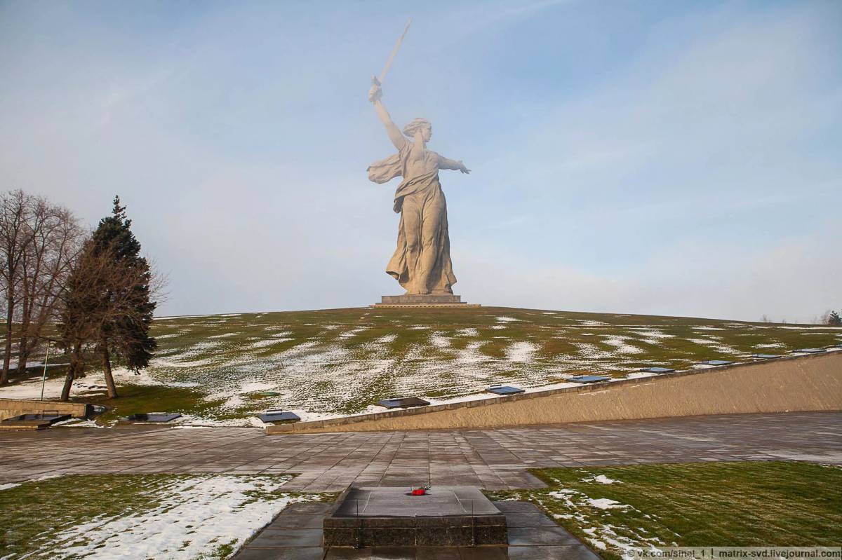 Мемориалы сталинградской битвы. Памятник Мамаев Курган в Волгограде. Сталинград памятники на Мамаевом Кургане. Волгоград мемориальный комплекс на Мамаевом Кургане. Волгоград Родина мать Мамаев Курган Сталинградская битва.