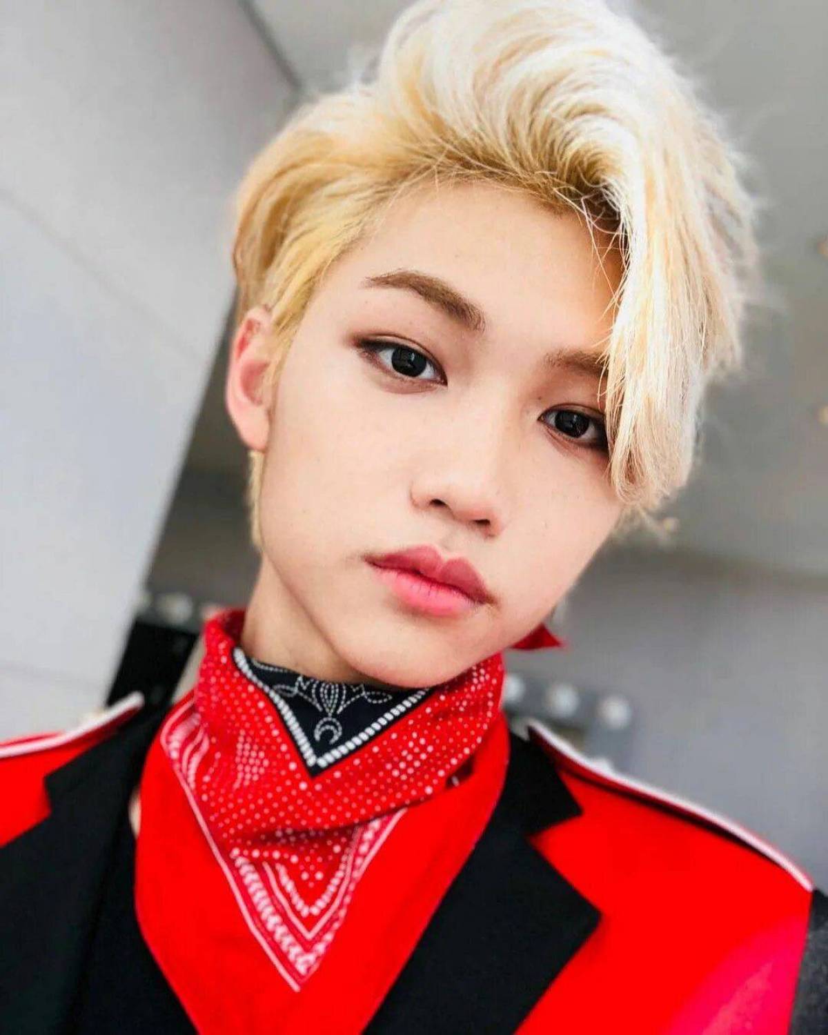 Фотки феликса из stray kids. Феликс Stray Kids. Феликс кпоп. Ли Феликс Stray Kids. Stray Kids Феликс блондин.