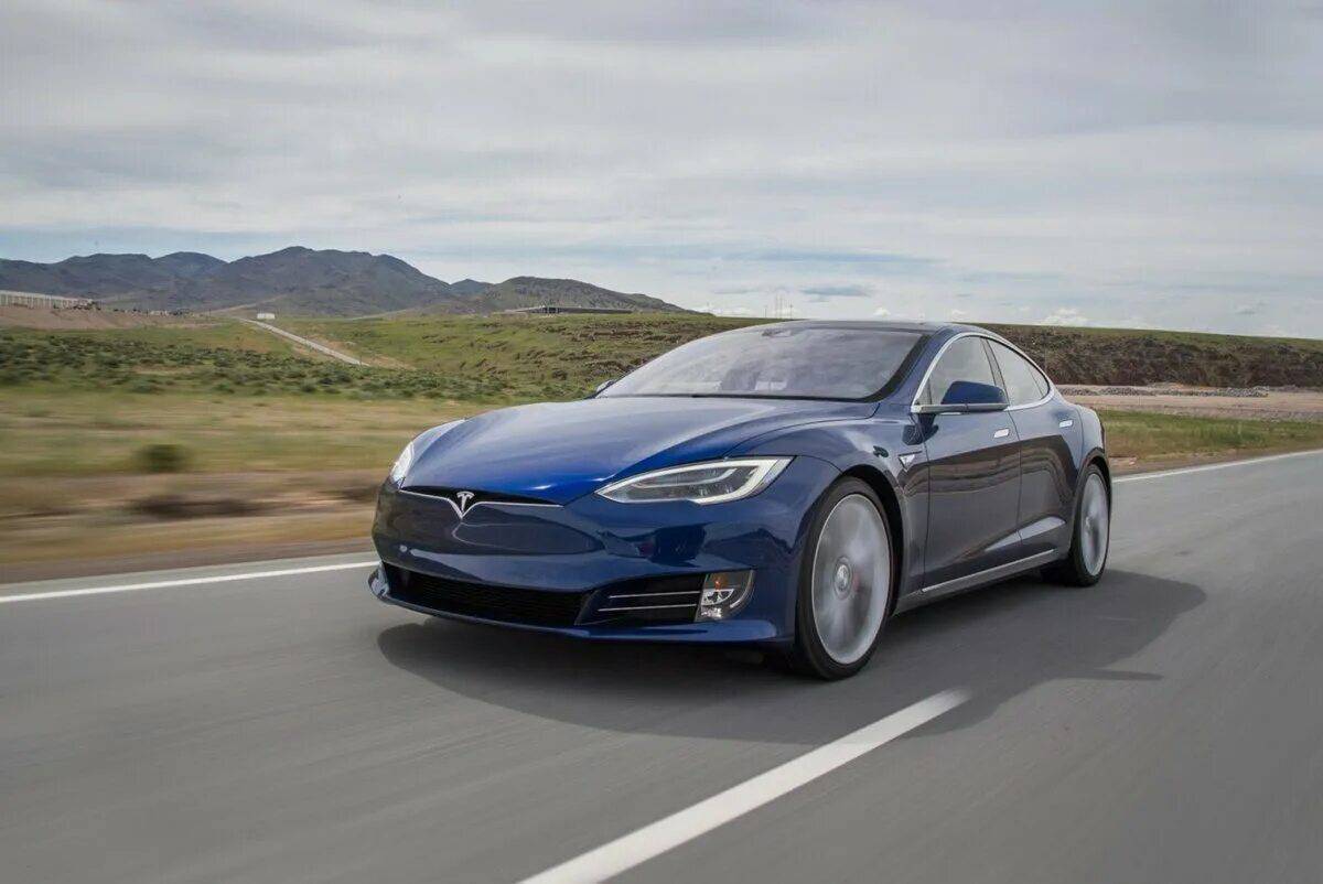 Тесла какой машина. Машина Tesla model s. Tesla model s 90d. Тесла s 2016. Тесла электромобиль 2023.