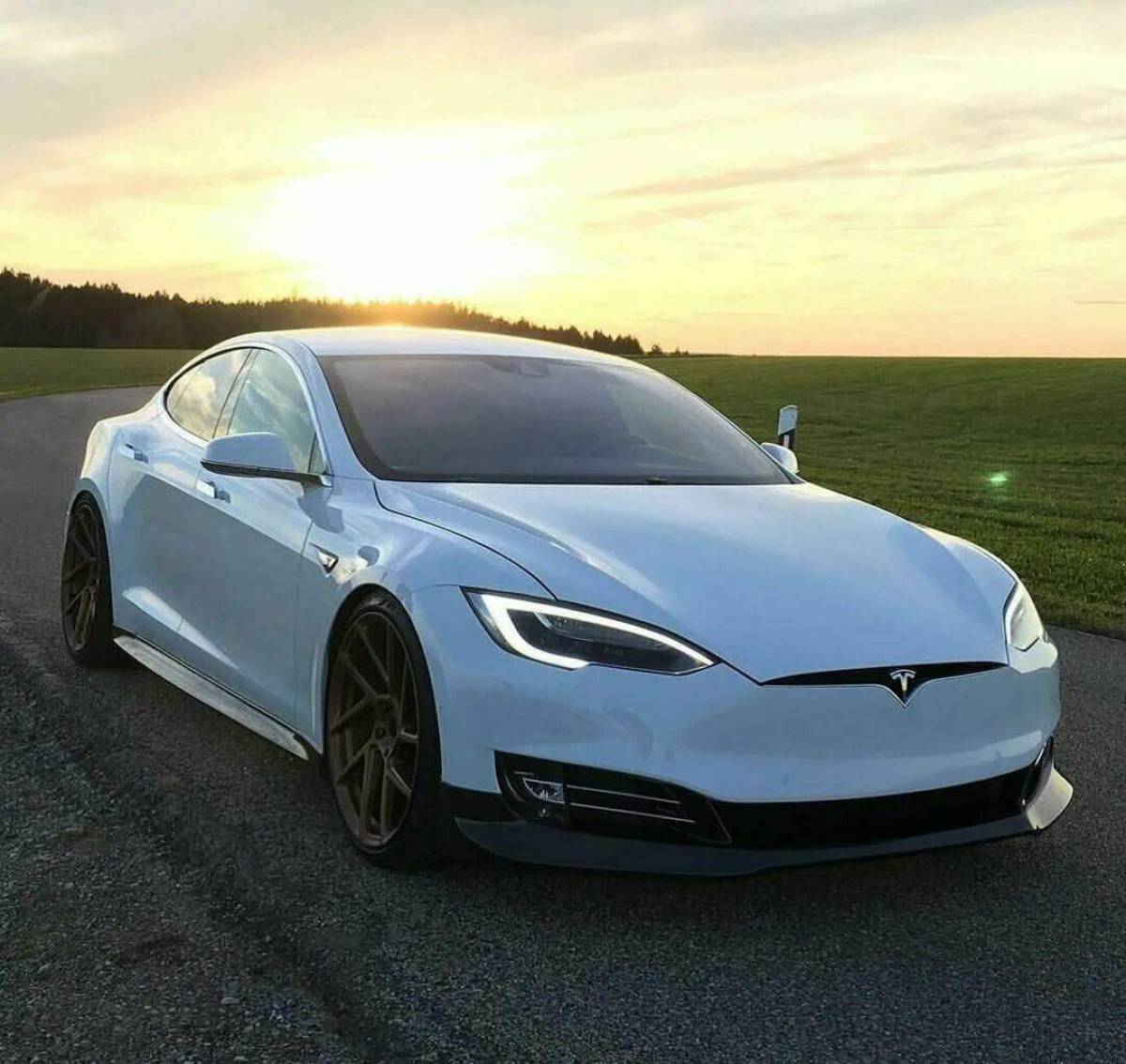 Тесла какой машина. Тесла model s. Электромобиль Tesla. Машина Tesla model s. Электромобиль Tesla model s.