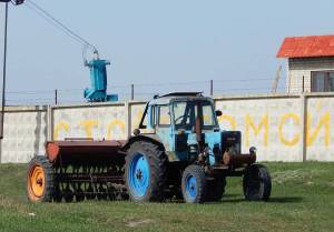 Раскраска трактор с сеялкой #14 #527759