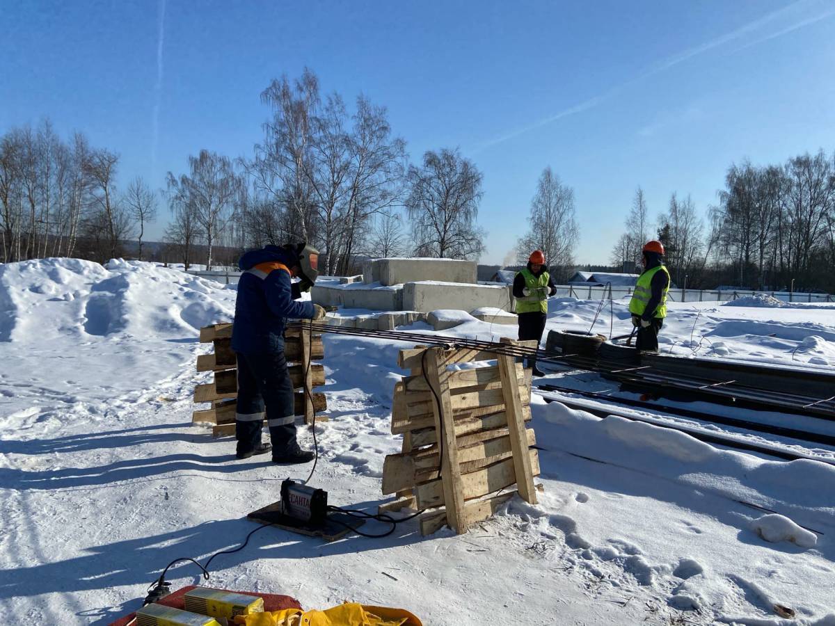 Канал села. Труд на селе зимой. Труд на селе зимой картинки. Труд на селе зимой конструирование. Спальный корпус для ветеранов Бурмакино.