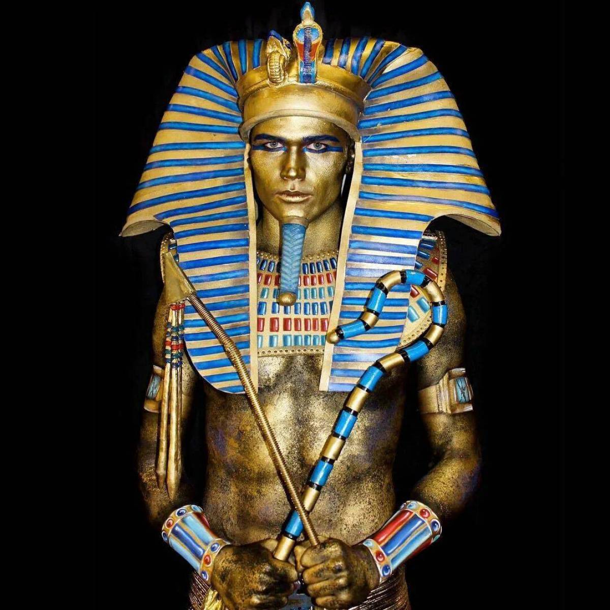 Египетский фараон тутанхамон. Древний Египет фараон тут. Тутанхамона древний Египет. Фараон древнего Египта Рамсес 2.