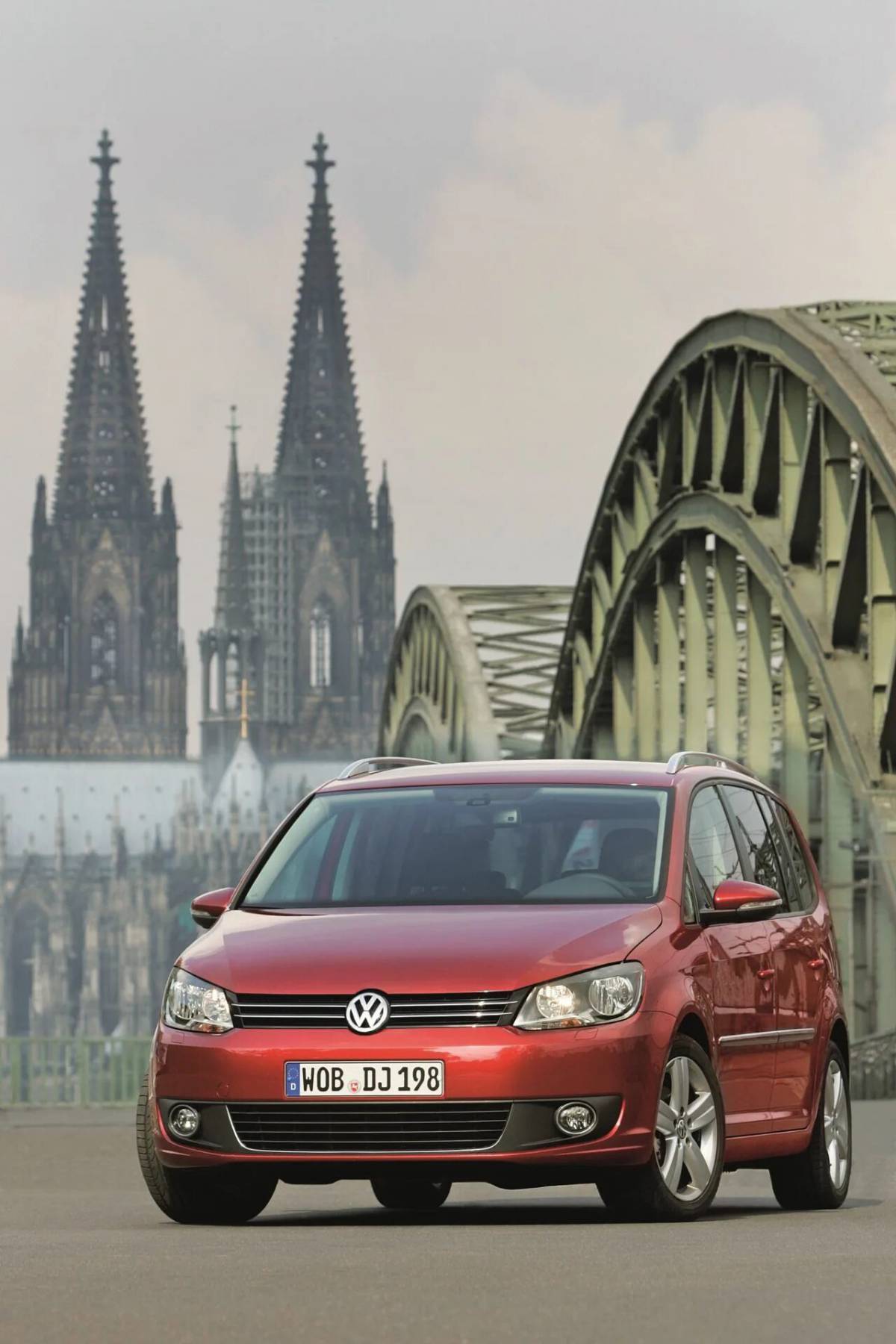 Машина Volkswagen Volkswagen. Touran. Фольксваген 52937. Фольксваген le31.