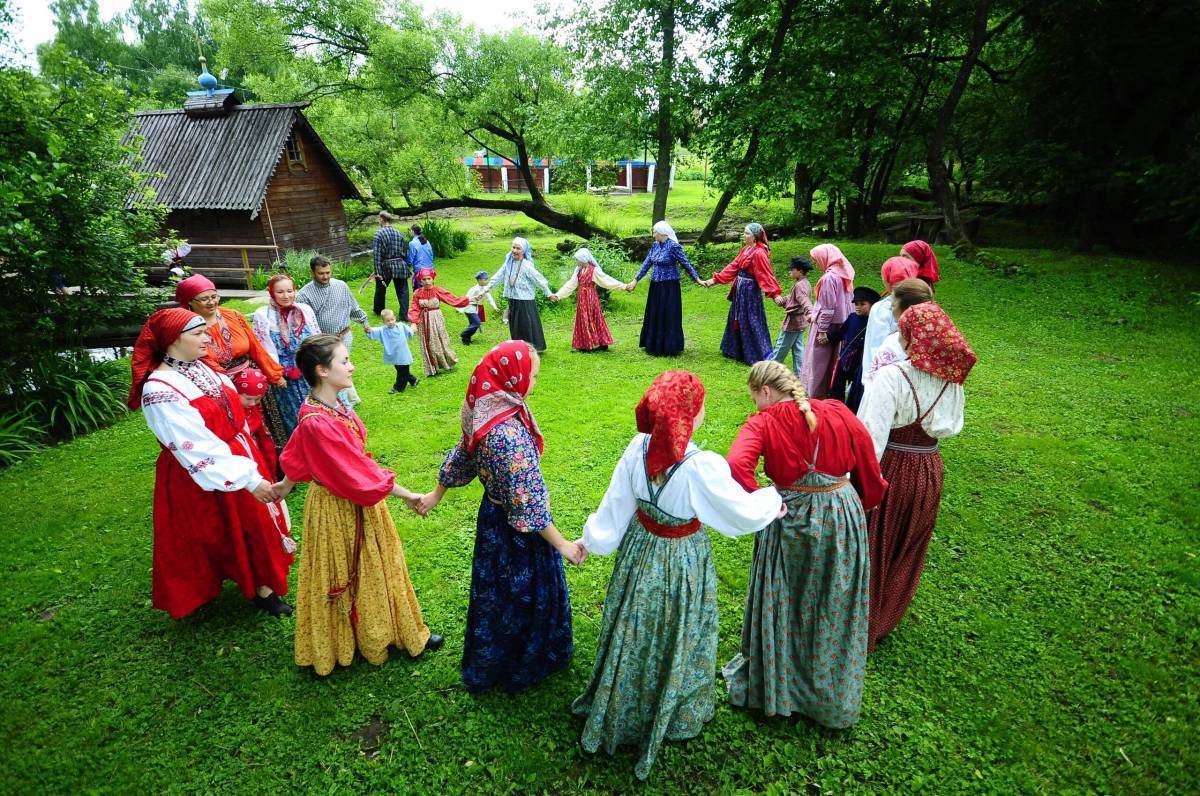 Хоровод вперед четыре. Хоровод. Русский народный хоровод. Традиции России. Русско народные традиции.