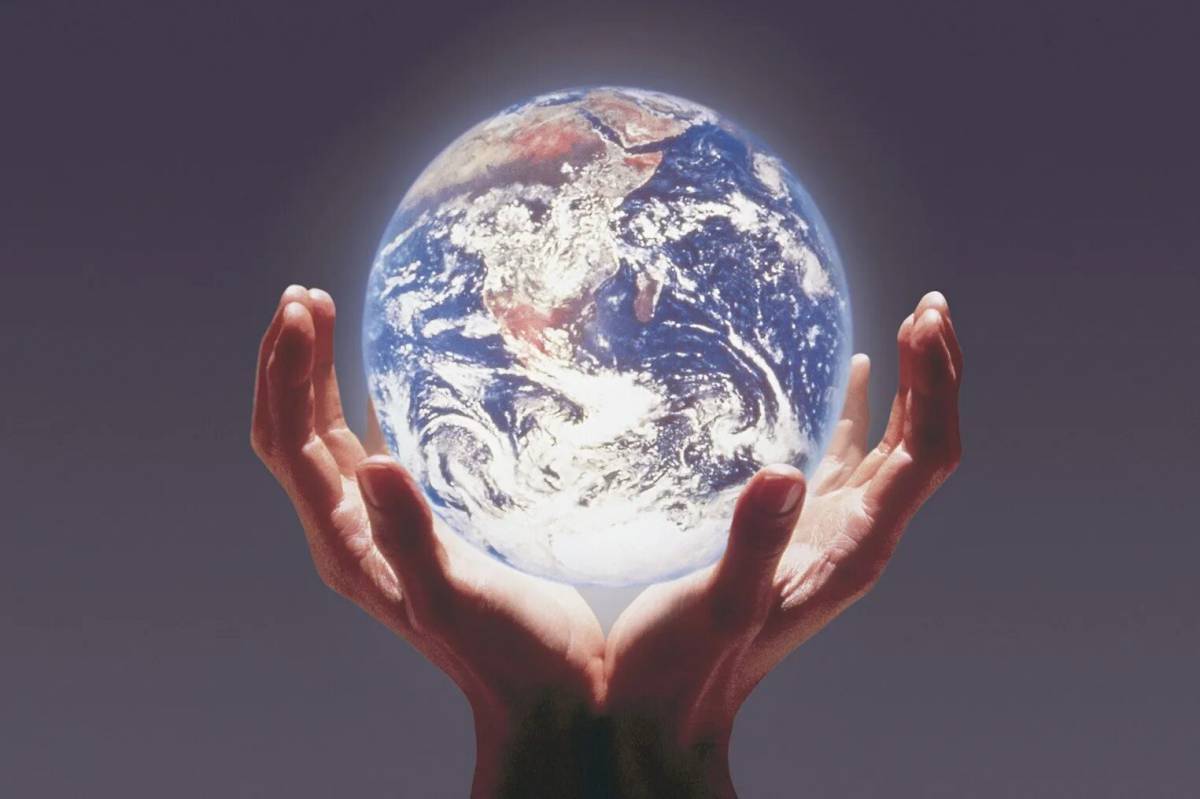 Главное мир на планете. Мир в руках человека. Планета в руках человека. Руки держат планету. Земля в руках.