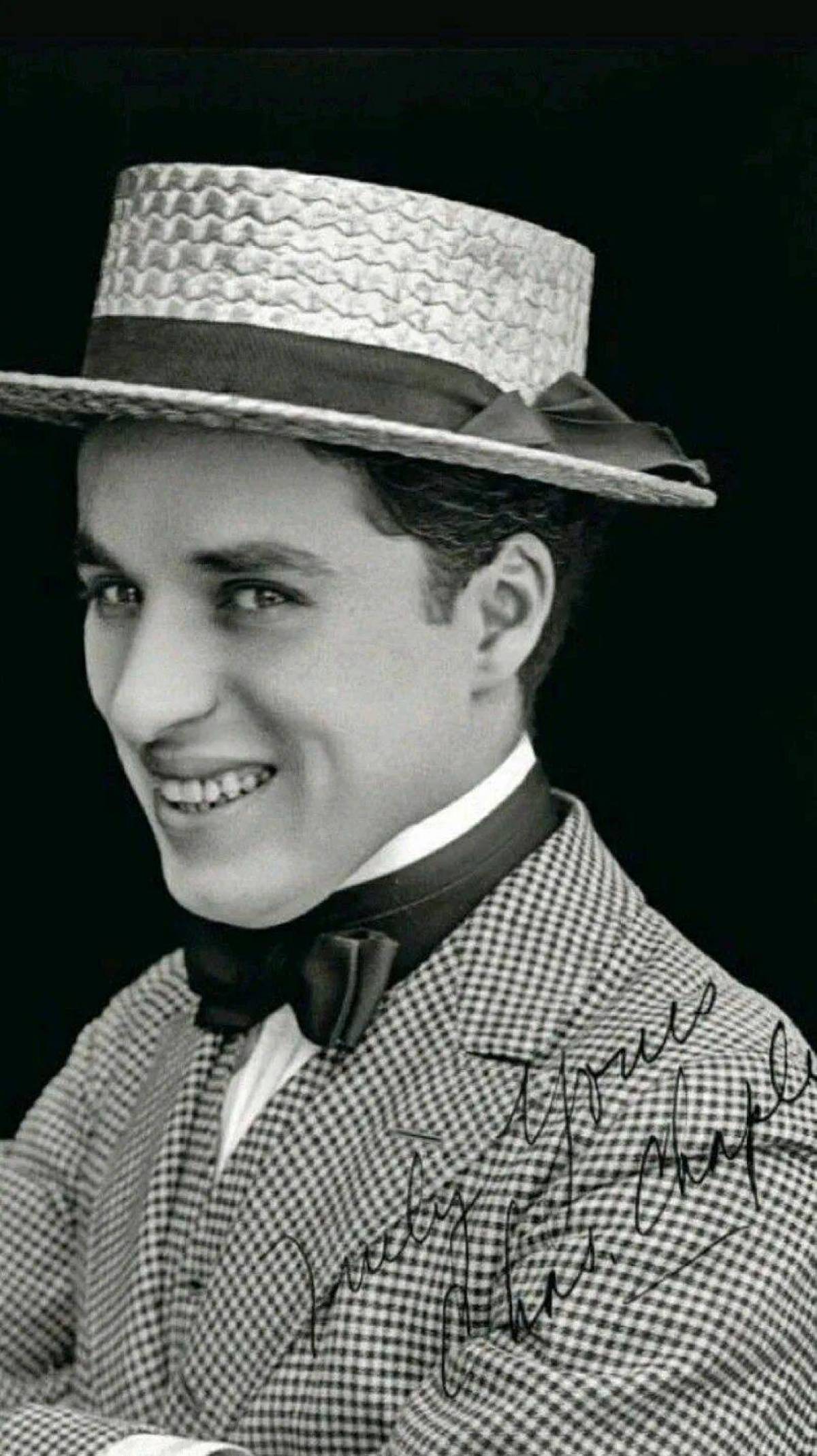 Чарли чаплин фото. Чарли чаплин. Чарли чаплин. Чарли чаплин. Спенсер чаплин.