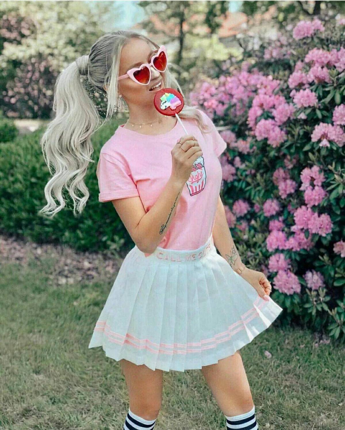 Розовые вещи. Девчачьи шмотки. Цветочек девчачий. Девчачья ж. Красивые девчачьи.