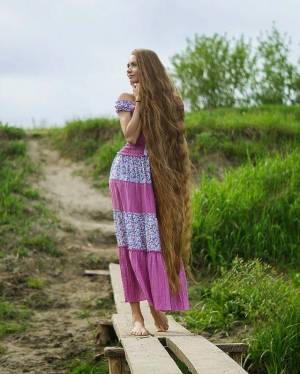 Раскраска девочки с длинными волосами #7 #55501