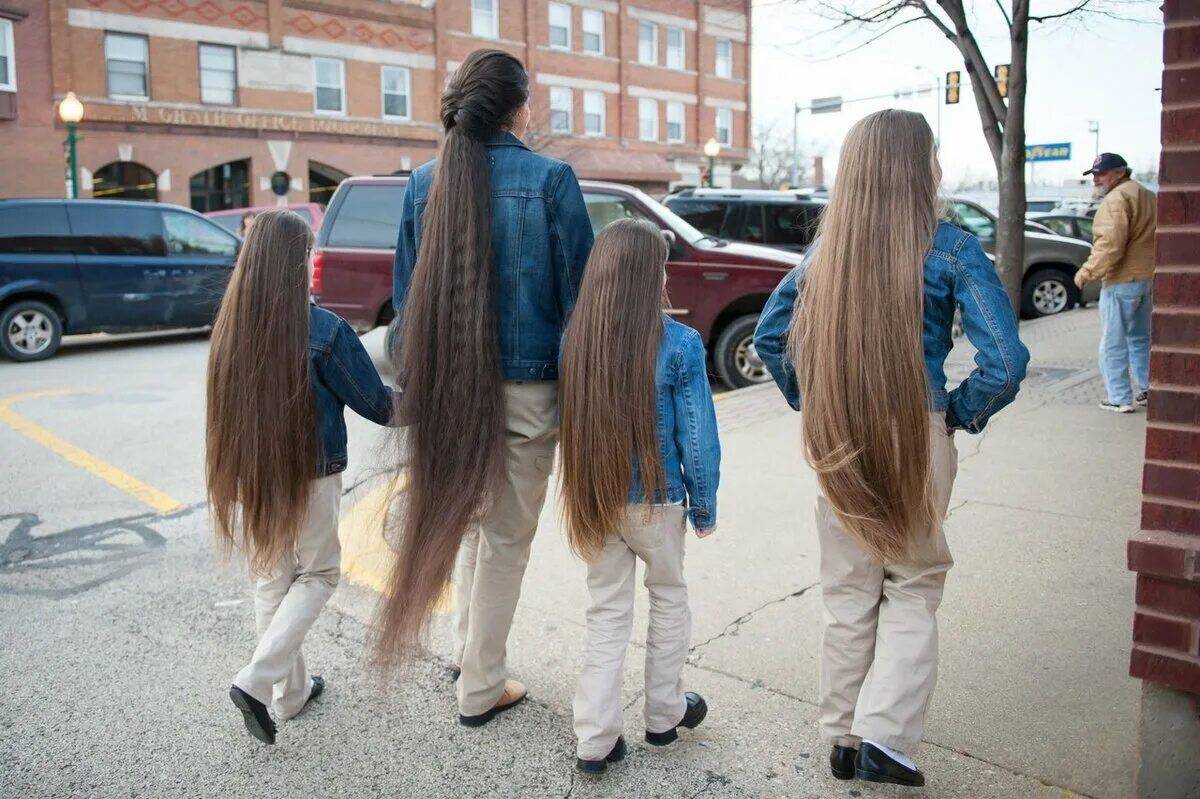 Девочки с длинными волосами #23