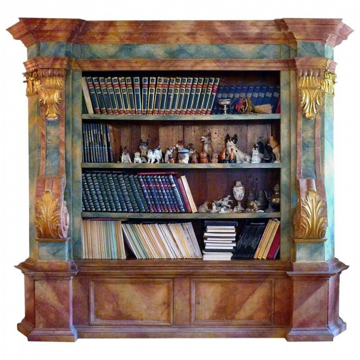 Средневековый книжный шкаф