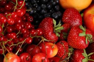 Раскраска ягоды и фрукты #16 #573345