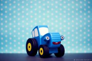 Раскраска для мальчиков синий трактор #12 #69647