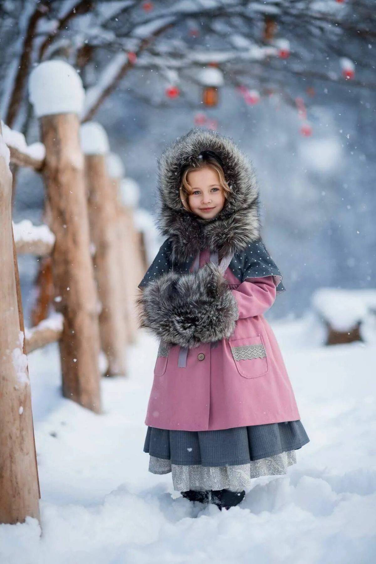 Фото девочки зимой. Детская зимняя фотосессия. Зимняя фотосессия детей. Девочка зимой. Зимняя фотосессия с малышом.