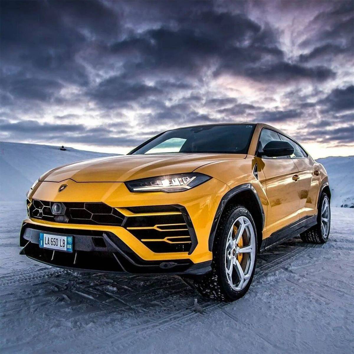 Lamborghini Urus Р·РѕР»РѕС‚РѕР№