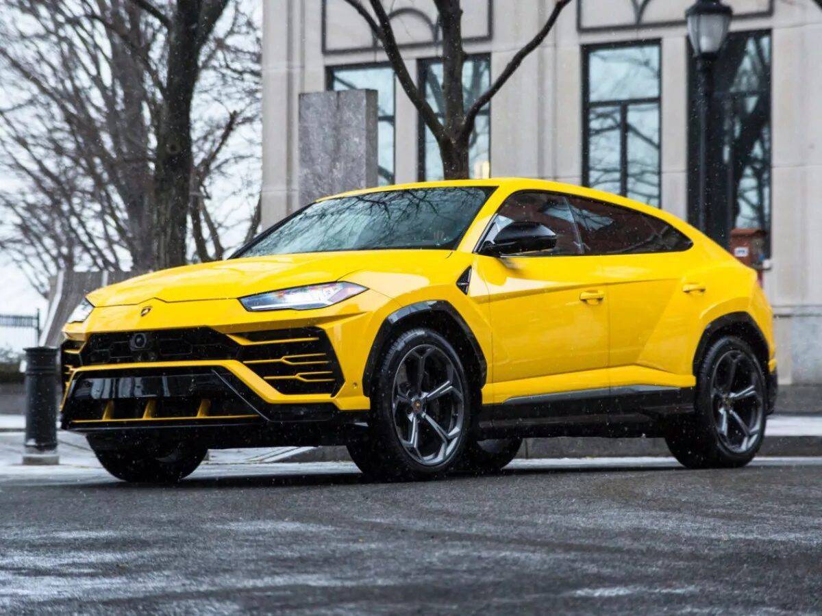 Lamborghini Urus drive2