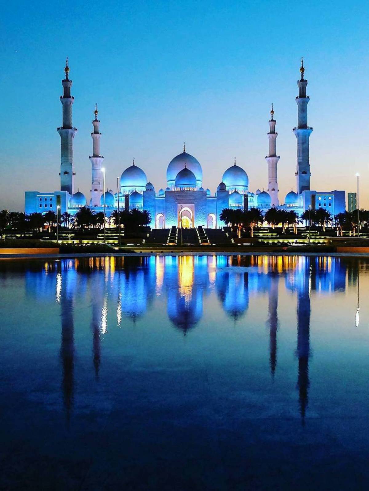 Ночная мечеть в Абу Даби