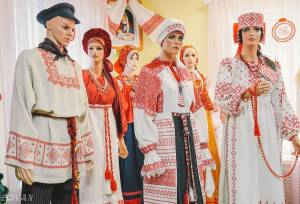Раскраска мужской и женский русский народный костюм #29 #116260