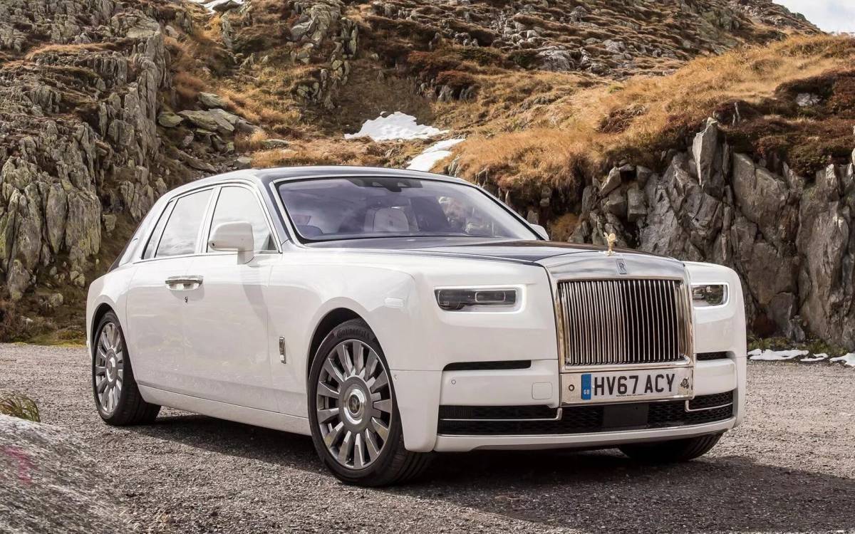 Роллс ройс характеристики. Роллс Ройс 2018. Роллс Ройс Мульсан. Rolls Royce Phantom. Rolls Royce 2021.