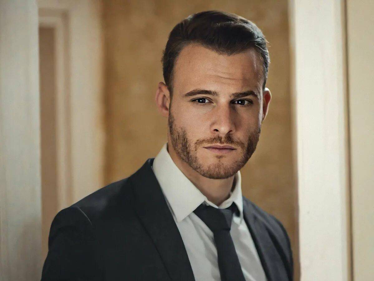 Турецкий актер серкан болат