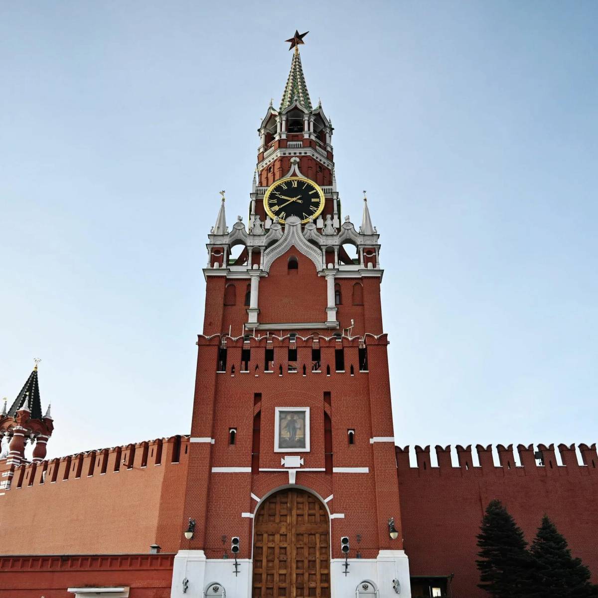 Спасской башне Московского Кремля