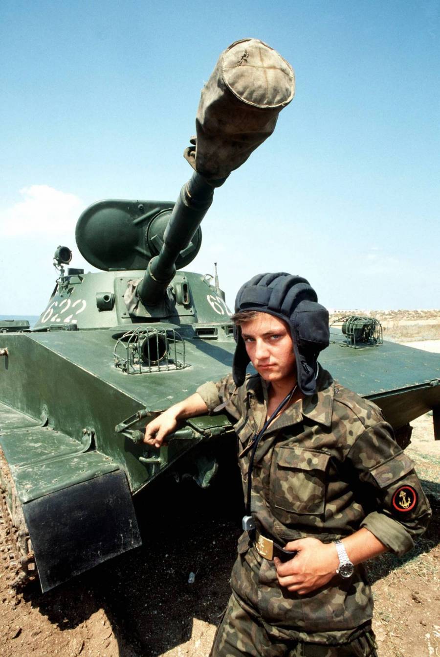 Танкист это. Танкиста фильм 1995. Пт-76 в Чечне. Танк пт 76 в Чечне. Наталья пехота.