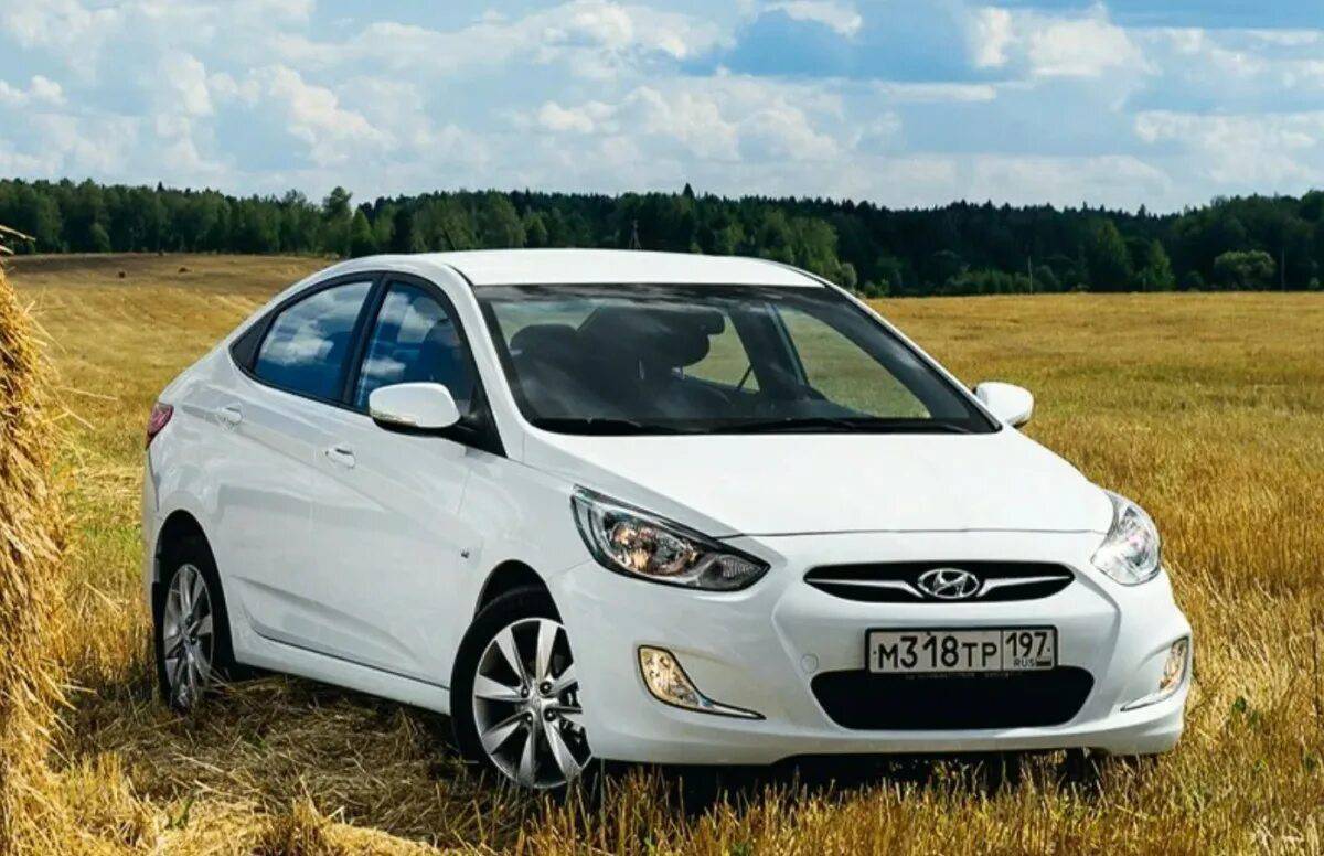 Автомобили хендай солярис 2011. Хендай Солярис 1. Hyundai Solaris Солярис. Hyundai Solaris i 2012. Hyundai Solaris 2011-2014.