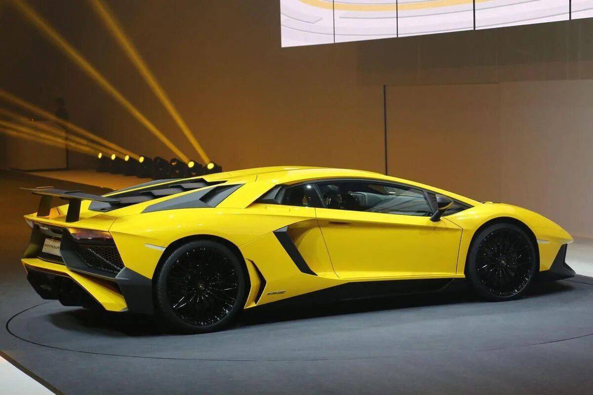 Lamborghini авентадор