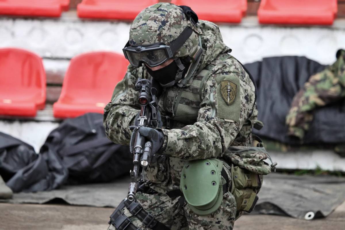 Армейский спецназ. Сурпат спецназ Альфа. Противогаз Ратник-2. Спецназ ФСБ России (Spetsnaz FSB Russia). СОБР сурпат.