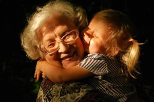 Раскраска бабушка и внучка #5 #209679