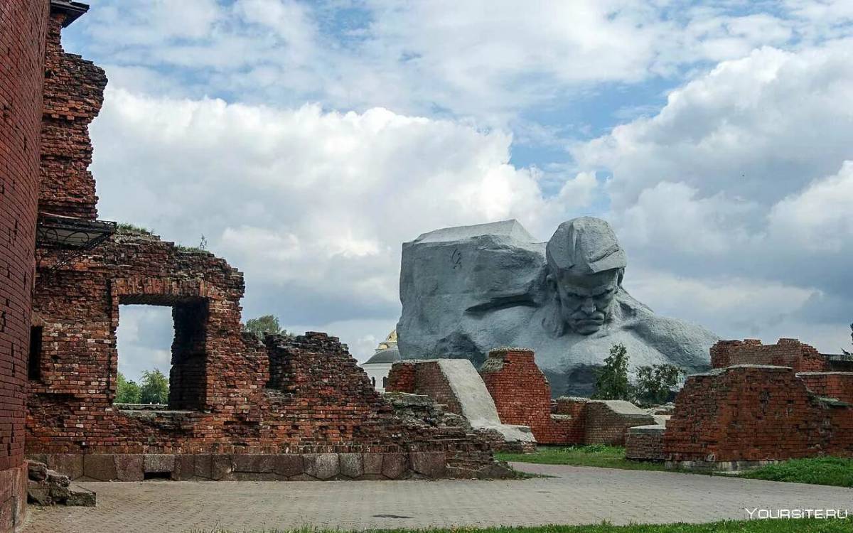 Комплекс брестская крепость. Брестская крепость мемориальный комплекс. Брест мемориальный комплекс Брестская крепость-герой. Достопримечательности Беларуси Брестская крепость. Мемориал Брестская крепость Беларуси.