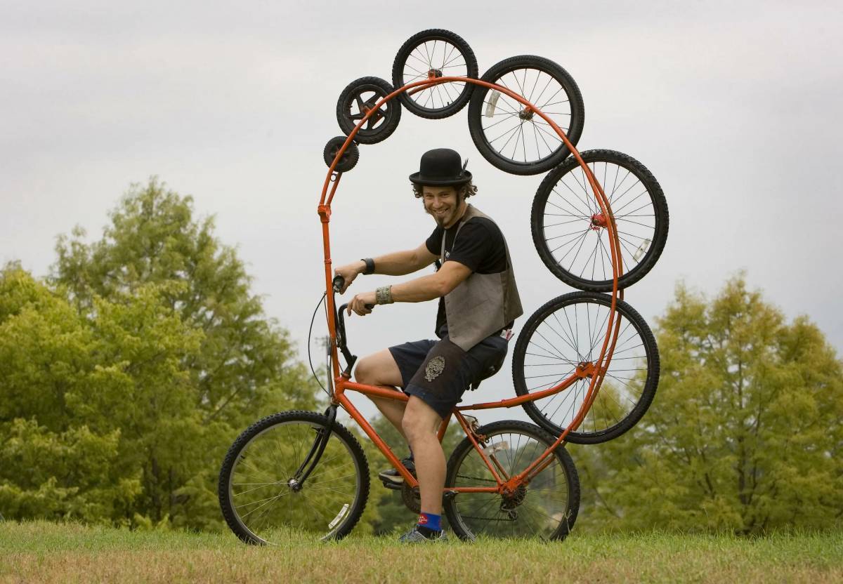 Самый крутой велик. Интересные велосипеды. Необыкновенные велосипеды. Странные велосипеды. Необычные конструкции велосипедов.
