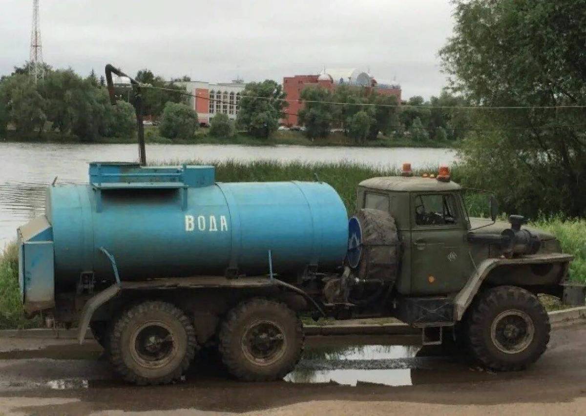 Водовоз. КАМАЗ водовоз 12 кубов. КАМАЗ 4320 водовоз. КАМАЗ Урал водовозка. МАЗ водовозка 8 кубов.