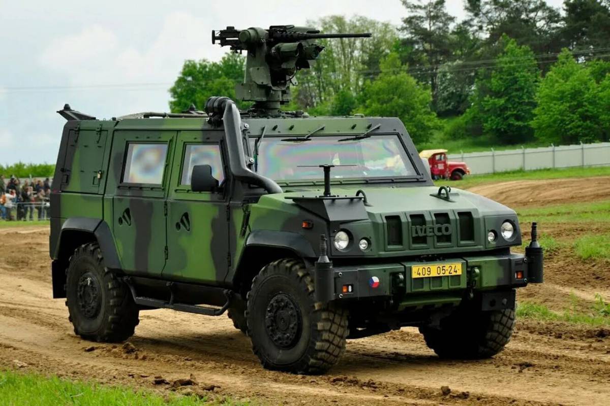 Бронеавтомобиль Iveco LMV 2