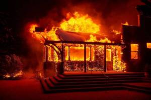 Раскраска горящий дом #13 #253930
