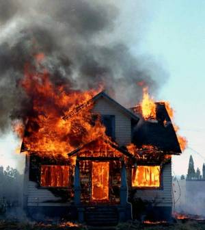 Раскраска горящий дом #32 #253949