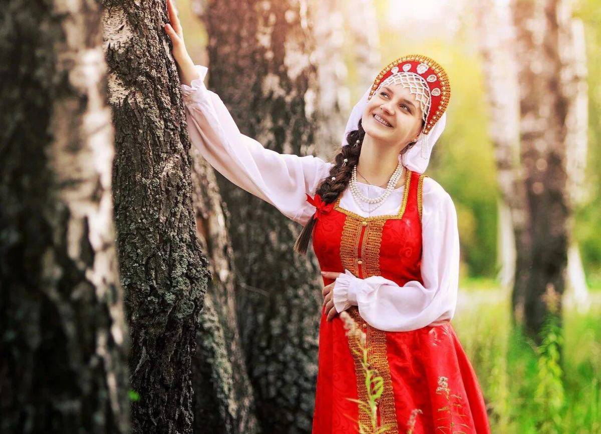 Картинка Девушка в русском народном костюме #1.