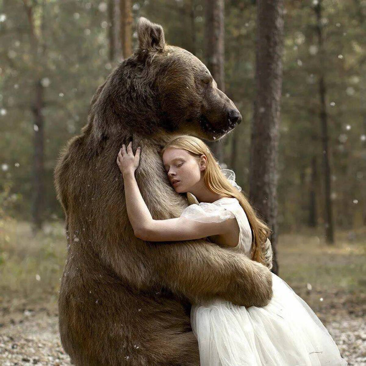 Девочка с медведем #13