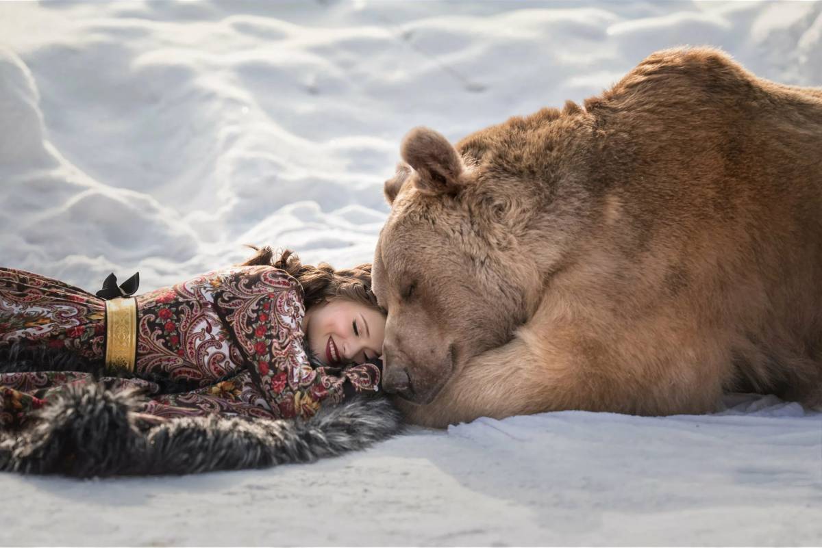 Девочка с медведем #23