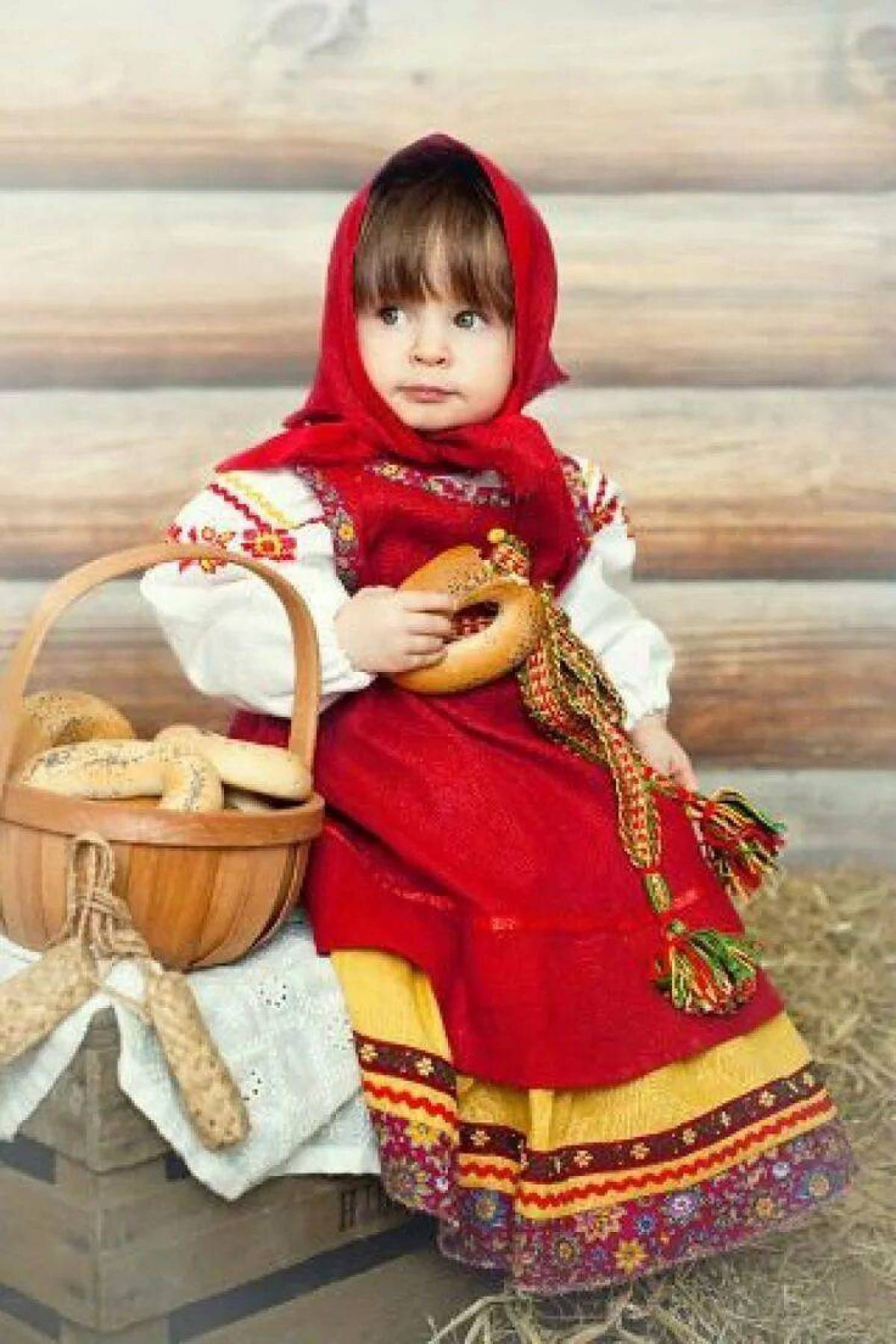 Девушка в русском народном костюме #29