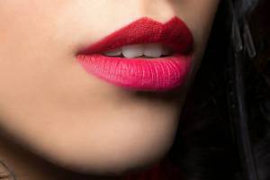 Раскраска губы девушки #14 #256797